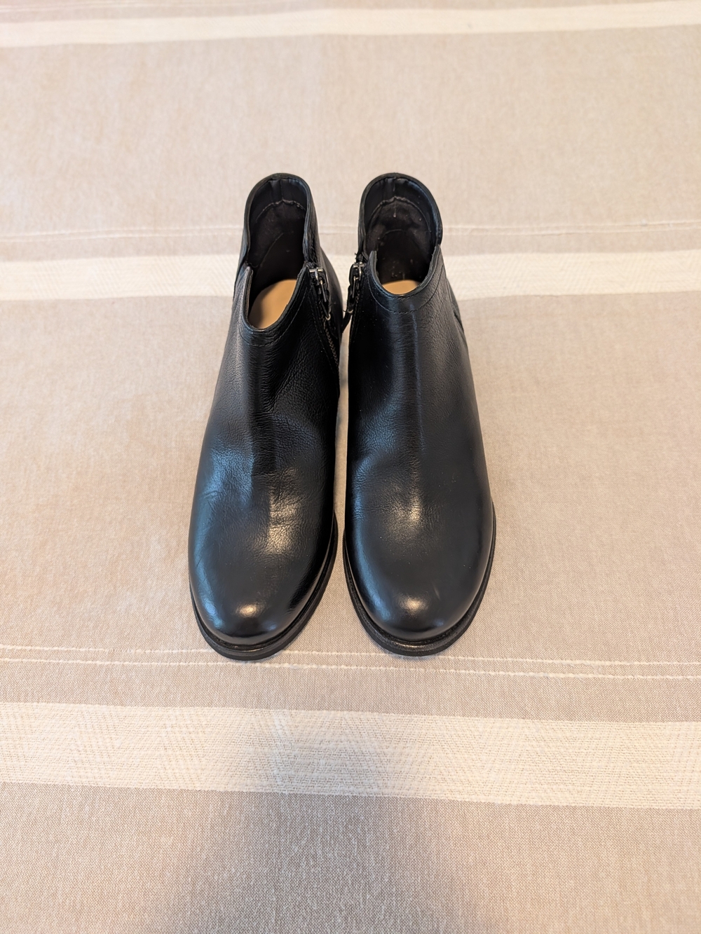 Clarks Black Leather Chelsea-Style Ankle Boots with Side Zip